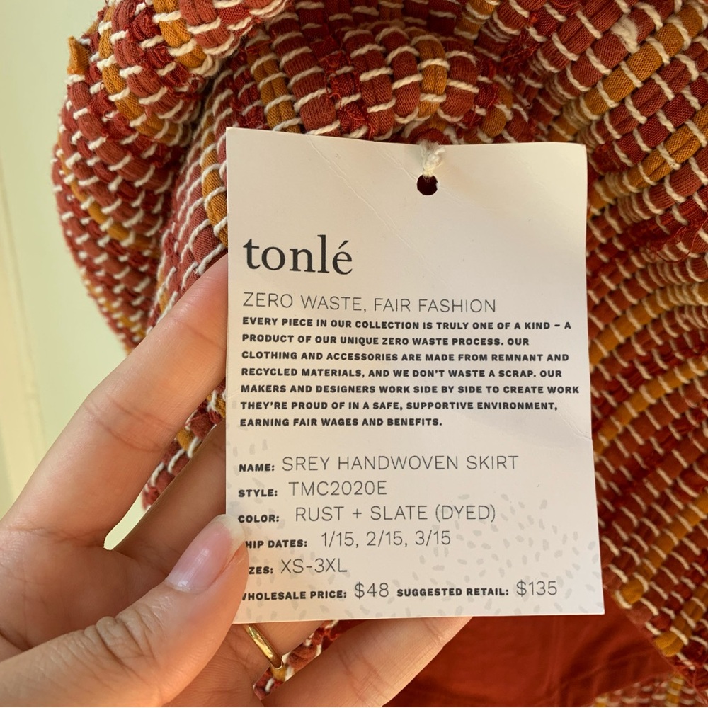 Tonle handwoven skirt - Picture 4 of 6
